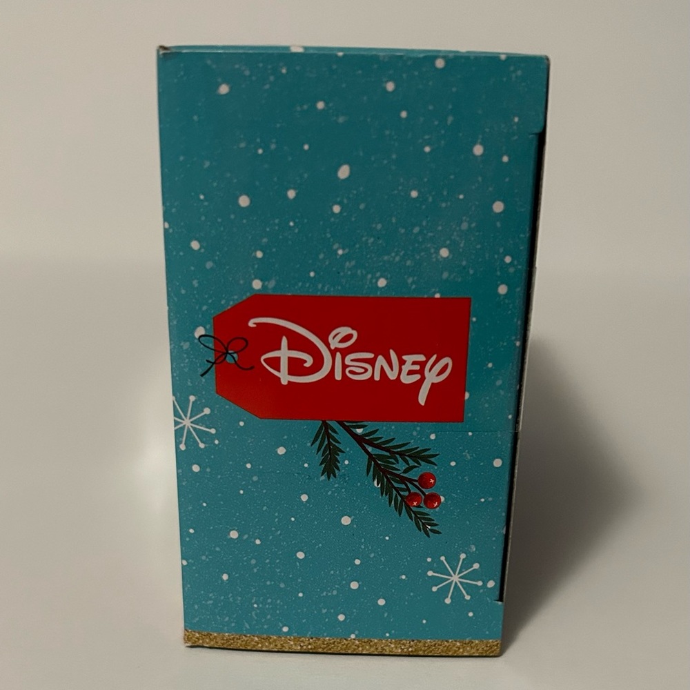 Stitch Holiday Collector Set - Picture 2 of 5